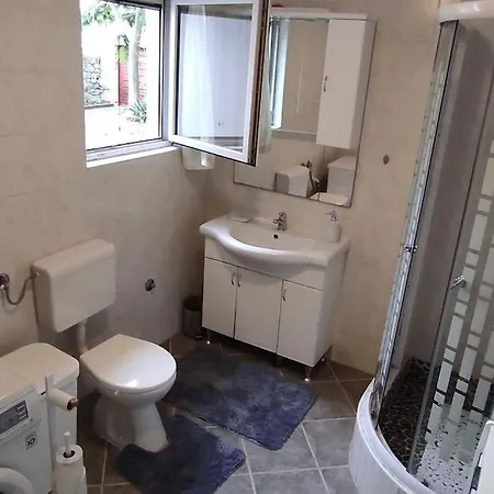 Lukari Vacation Drivenik