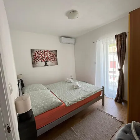 Lukari Vacation Ferienhaus Drivenik