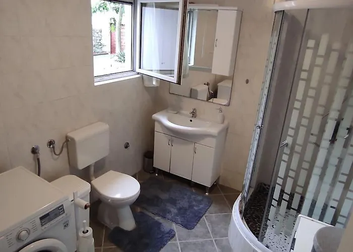 Lukari Vacation Drivenik