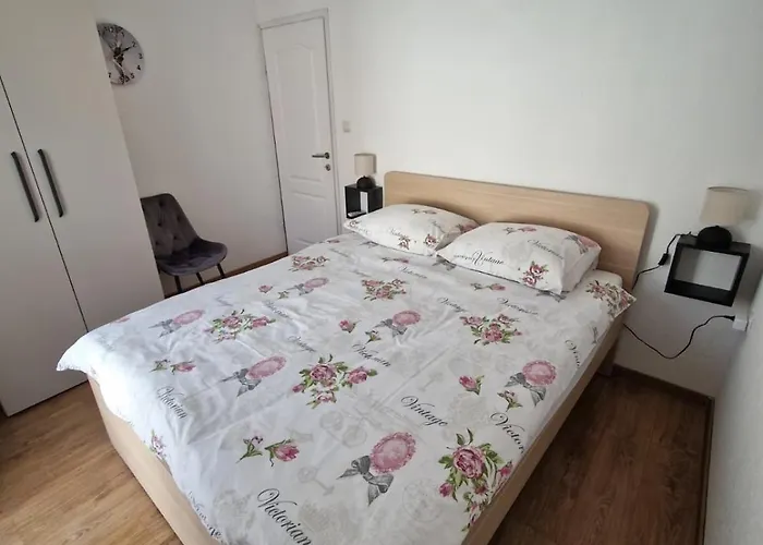 Lukari Vacation Drivenik